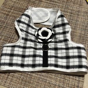 18-22 harnesses with matching lead cute flower 8-14 neck nwot Hand made